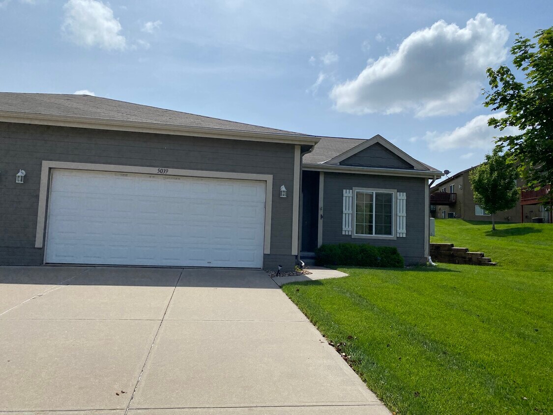 5039 S 196th Cir, Omaha, NE 68135 House for Rent in Omaha, NE