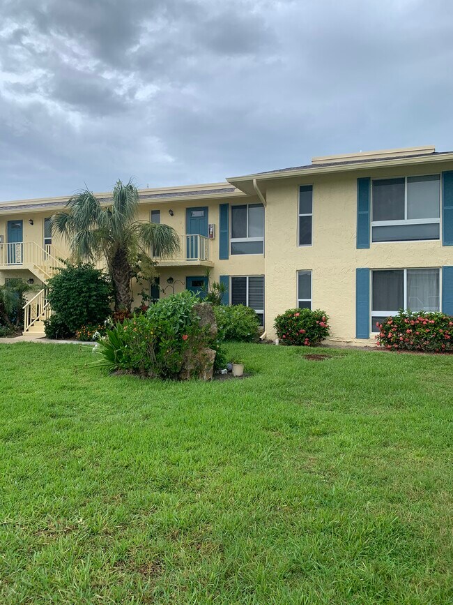 Foto del edificio - 372 Palm Dr