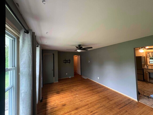 Building Photo - 48 Rayne Dr