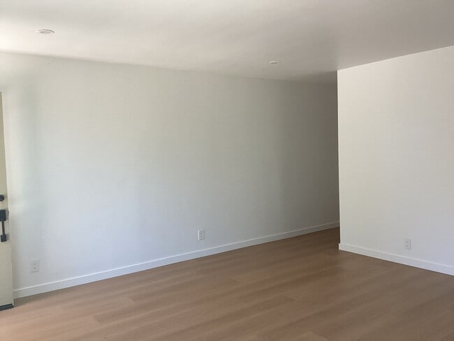 Building Photo - 131 Sutphen St