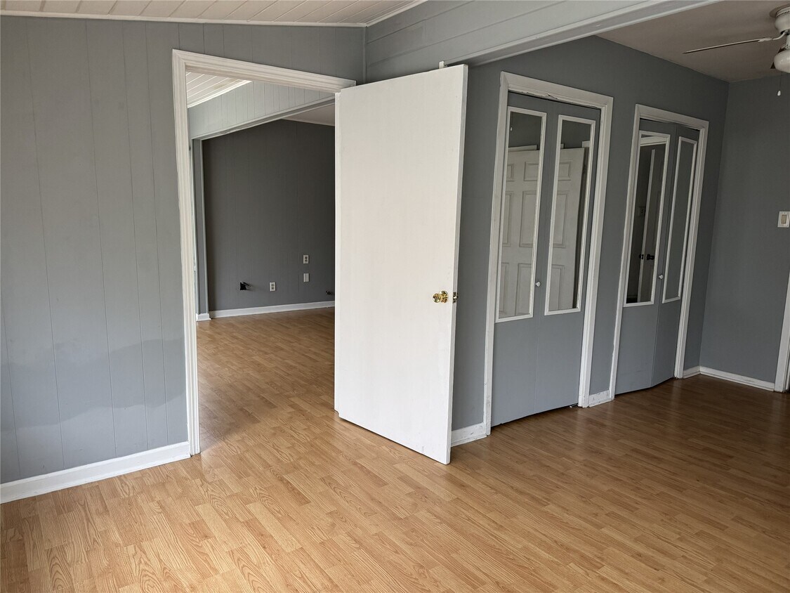 Building Photo - 5907 Cessna Dr