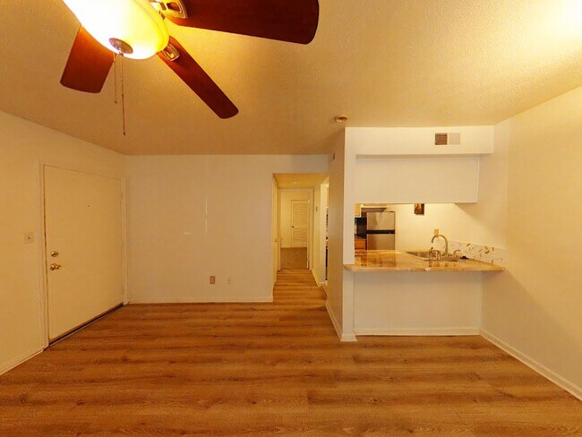 Foto del edificio - 1 Bedroom, 1 Bathroom Condo Rental in Hamp...