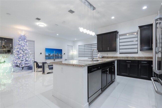 Building Photo - 9735 W 34th Ct