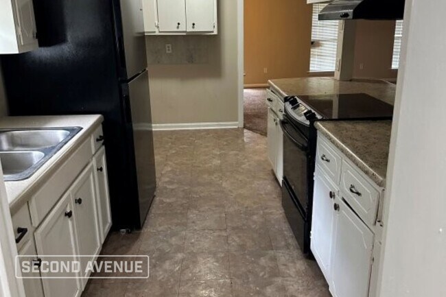 Foto del edificio - 3843 Woodley Rd