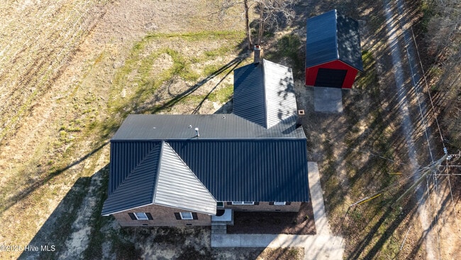 Building Photo - 702 Jones White Rd