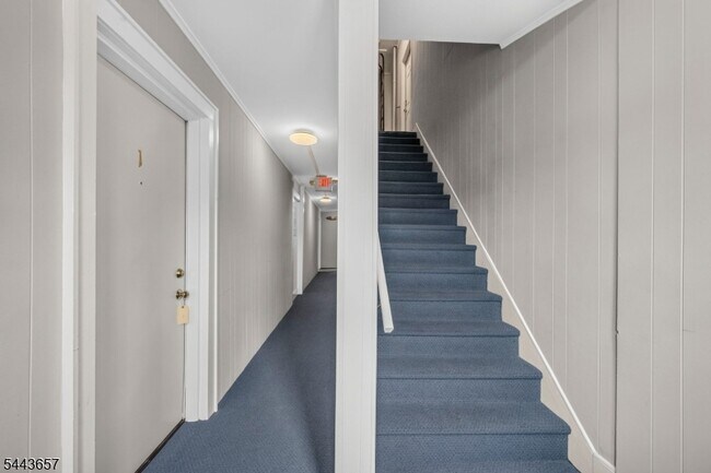 Foto del edificio - 56 W Somerset St