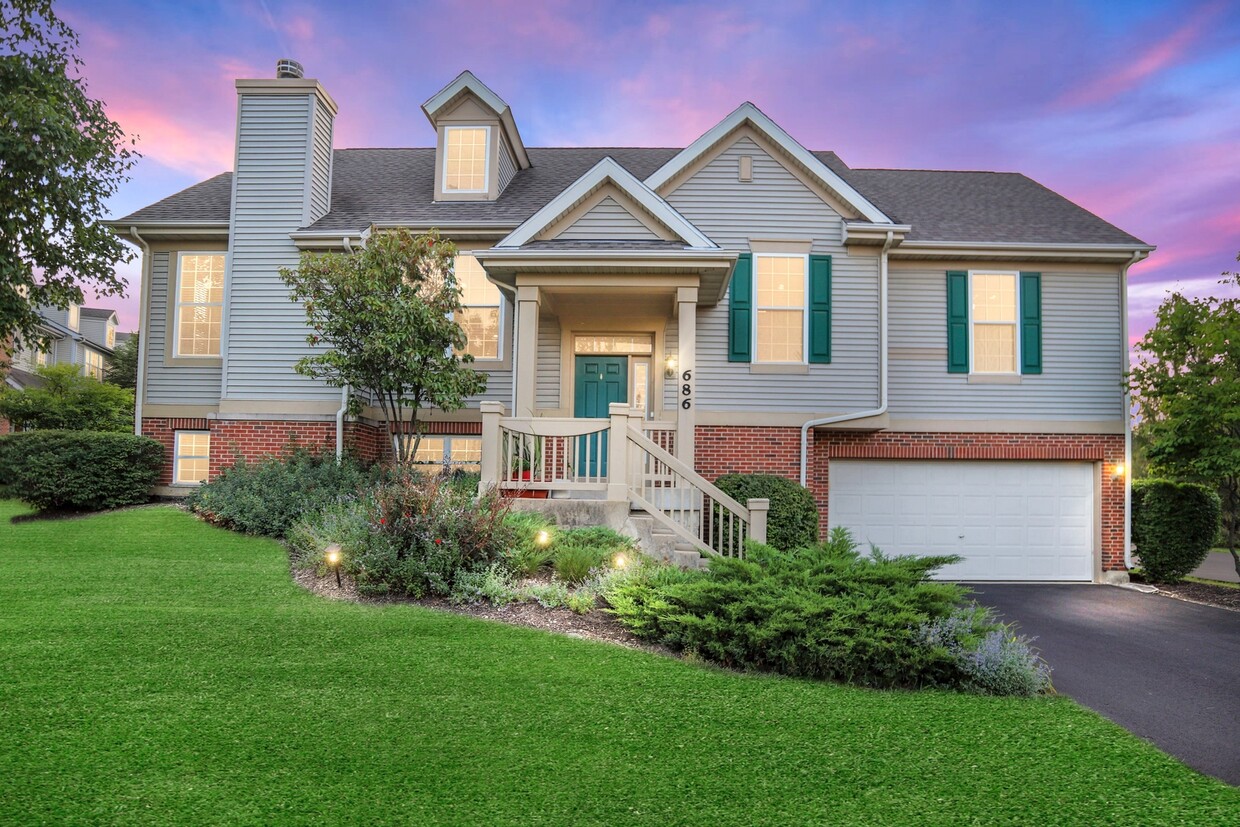 Foto principal - 686 N Hidden Prairie Ct