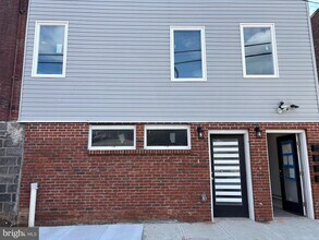 Building Photo - 5356 Cedar Ave