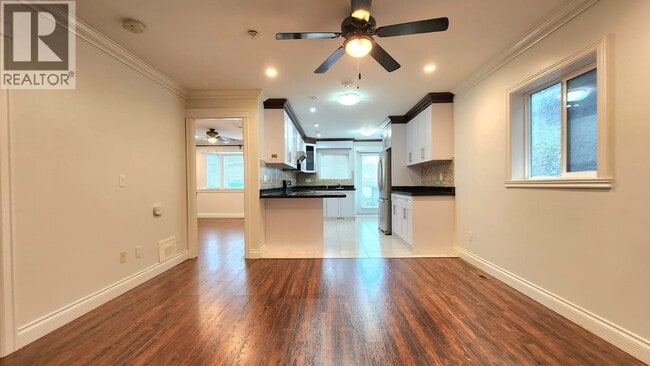 Building Photo - 1391 E 61st Ave