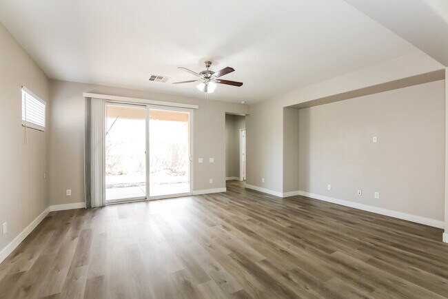 Building Photo - 6450 Button Quail St