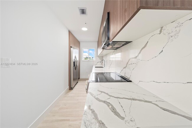 Foto del edificio - 32 NW 14th Ave