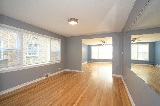 Foto del edificio - 6205 N Washtenaw Ave