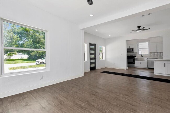 Foto del edificio - 2714 36th Ave N