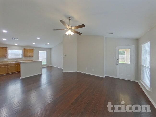 Foto del edificio - 1145 Boxwood Dr