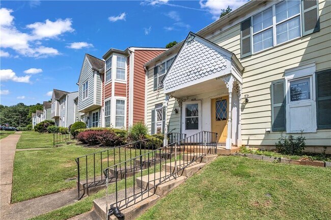 Foto del edificio - 6624 Ramgates Way NW
