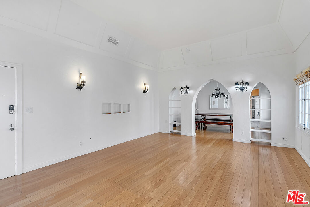 Foto principal - 414 N Ogden Dr