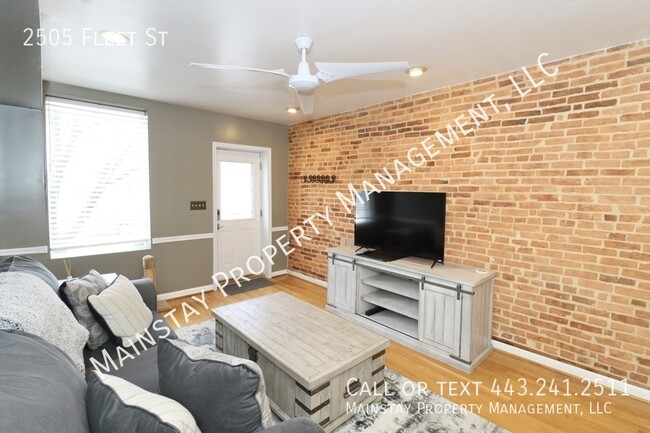 Building Photo - Charming 3 Bedroom Rowhome Blocks from Pat...