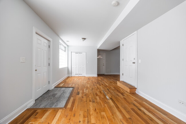 Building Photo - 1505 N Talman Ave
