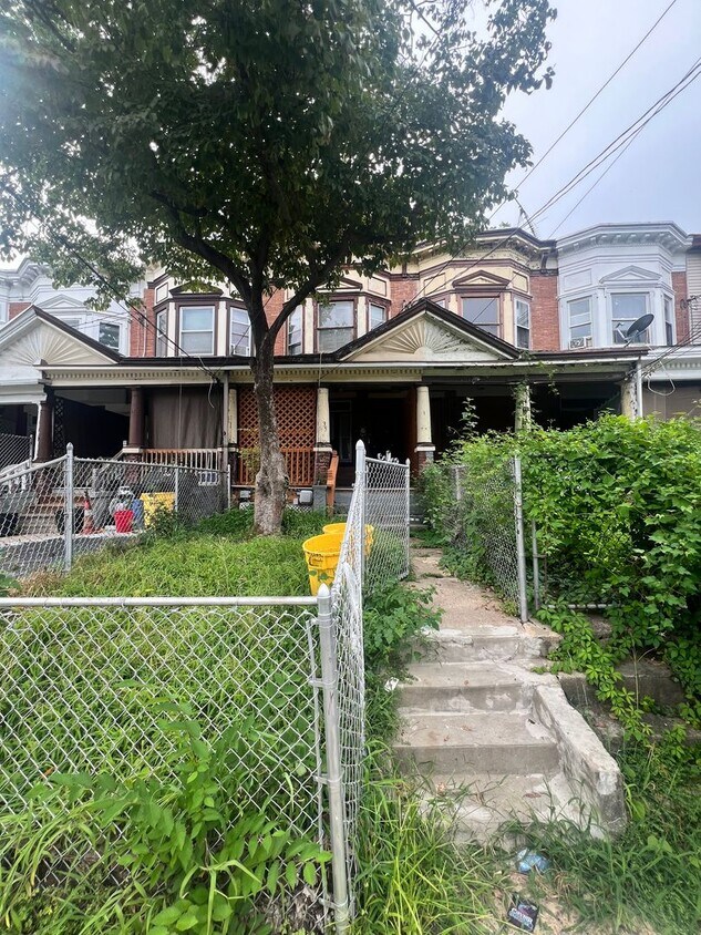 Primary Photo - nice house west side must see close to 29