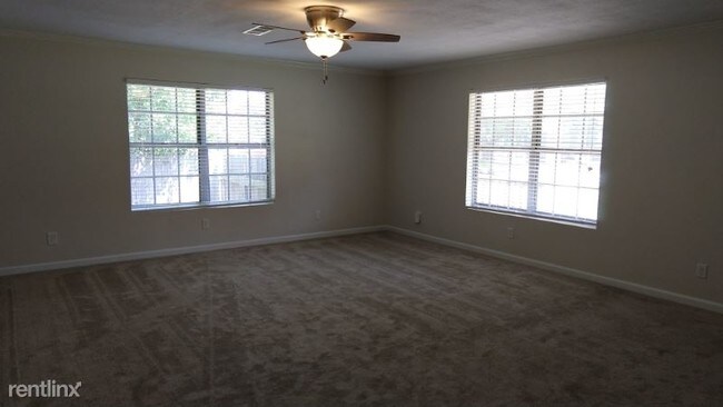 Foto del edificio - 3 br, 1.5 bath House - 218 Betty Rd.