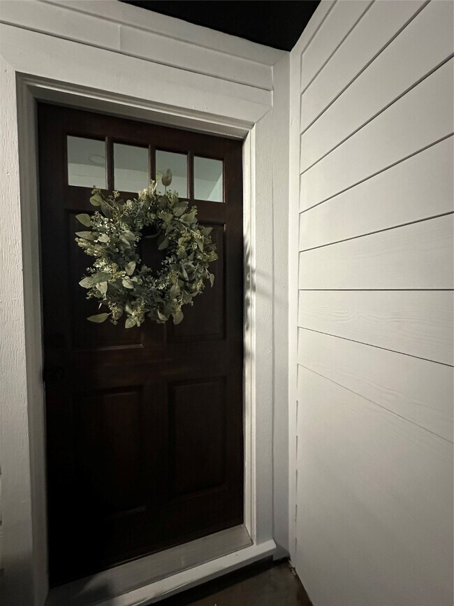 Building Photo - 32 Farrell St