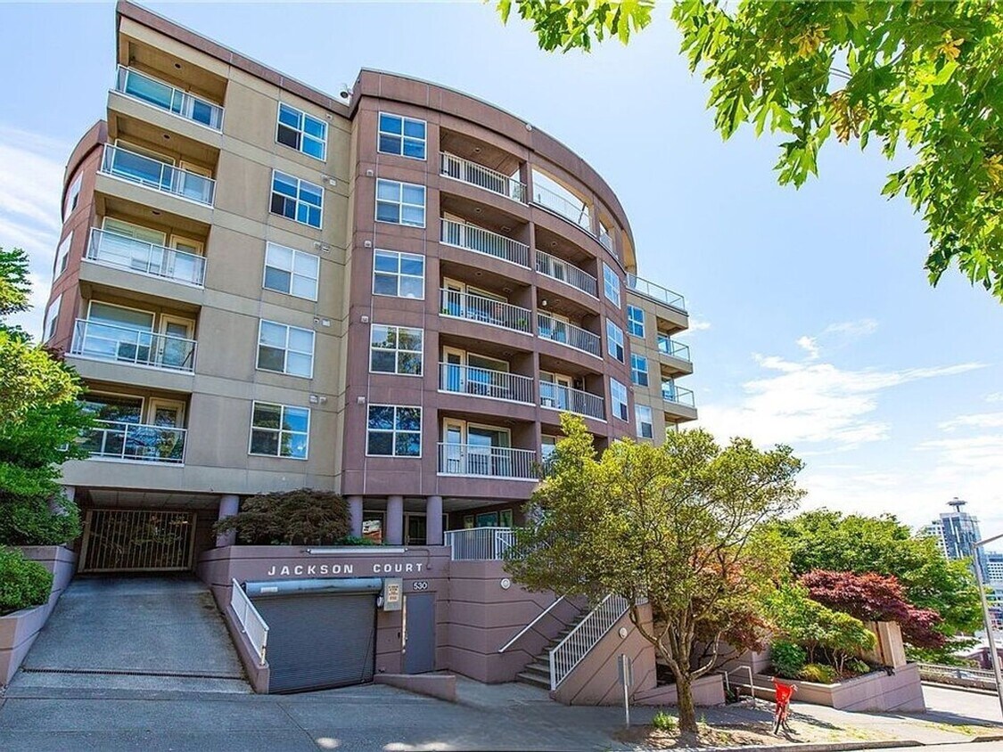 Primary Photo - 1 bed/1 bath Condo with partial city view ...