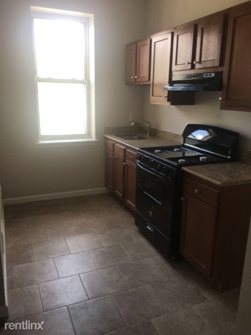 Building Photo - 1 br, 1 bath Apartment - 674 Scotland Road