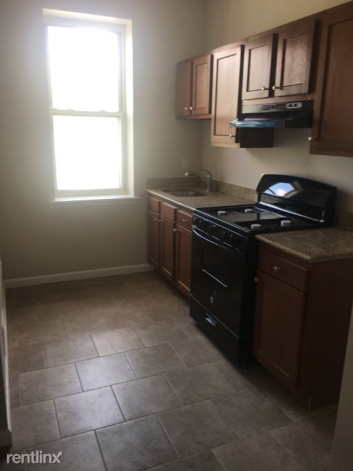 Foto del edificio - 1 br, 1 bath Apartment - 674 Scotland Road