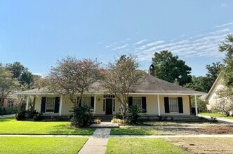Building Photo - 621 W Woodruff Dr