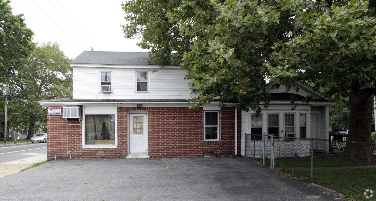 Building Photo - 556-562 N Broadway