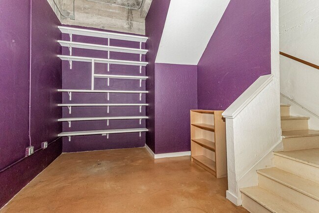 Foto del edificio - 2 Bedroom Condo Available In West Clawson Lofts!