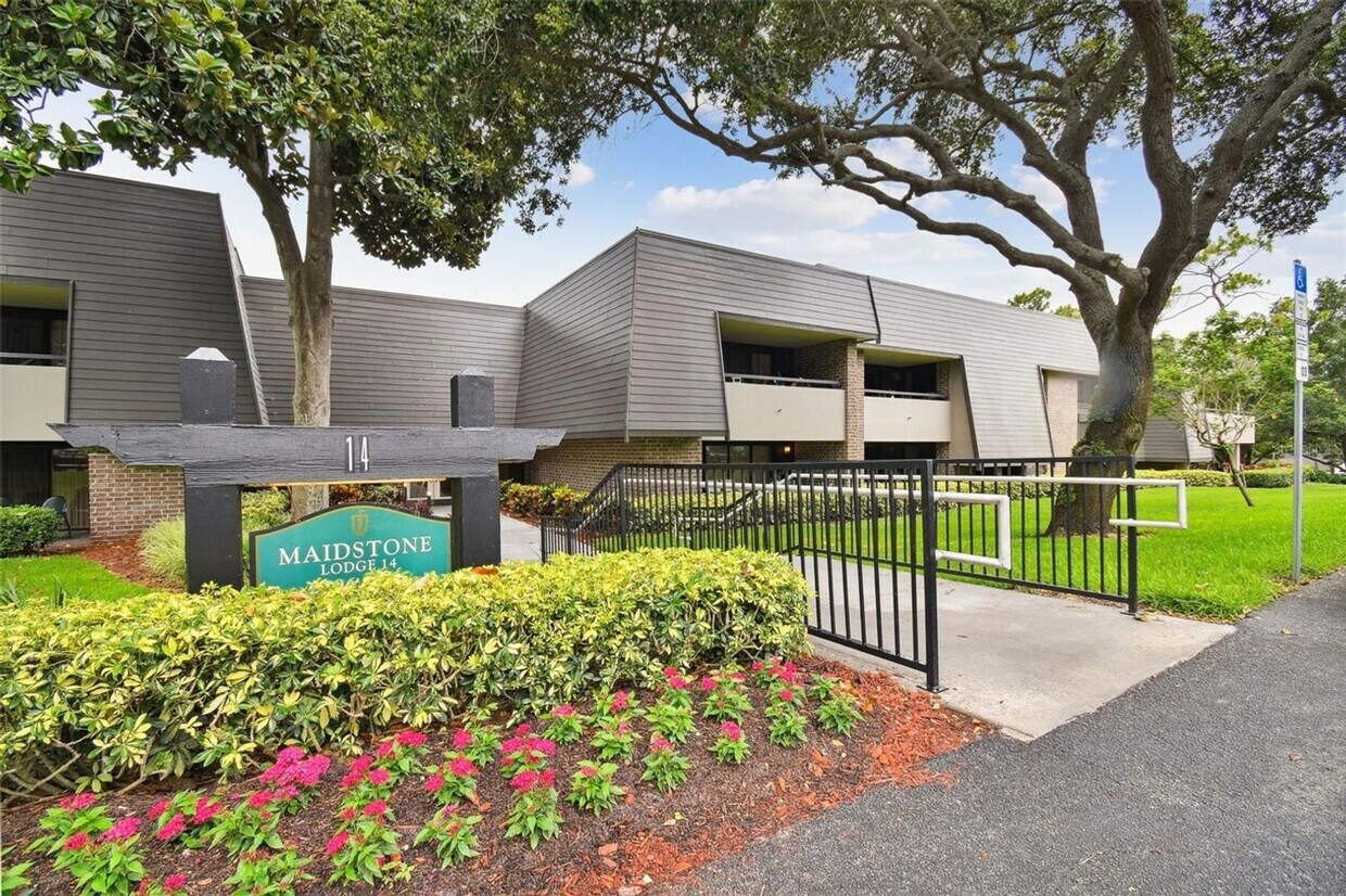 Primary Photo - Luxurious Modern 1Bed/1Bath Condo inside I...