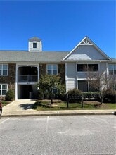Building Photo - 350 Gallery Dr