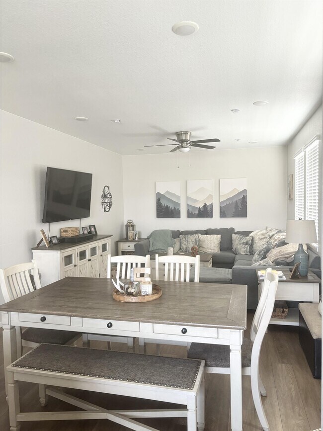 Foto del edificio - 23600 E 41st Ave