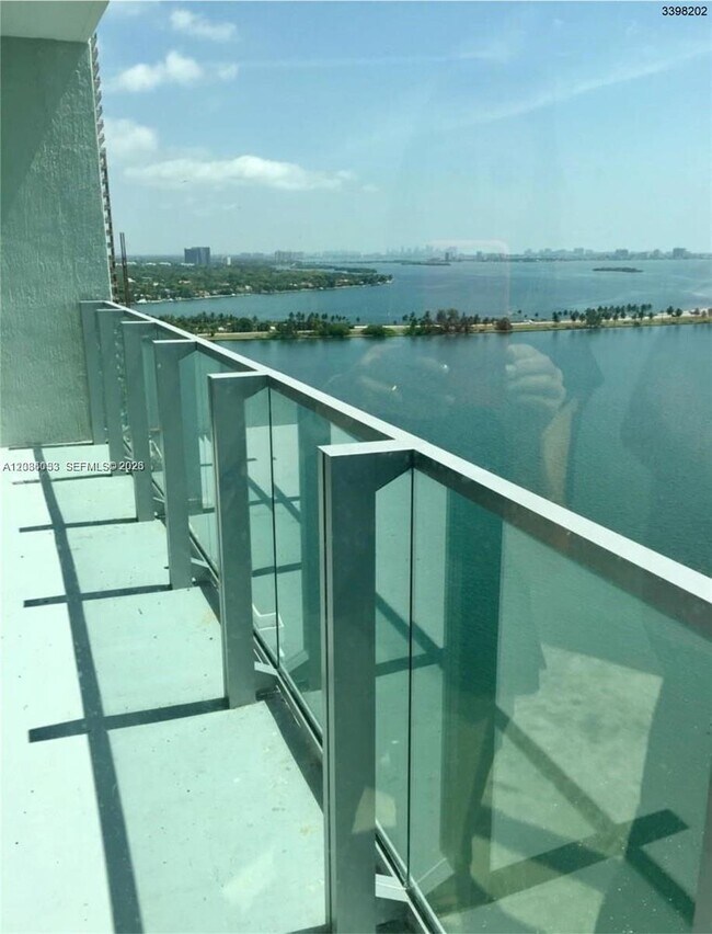 Foto del edificio - 2900 NE 7th Ave