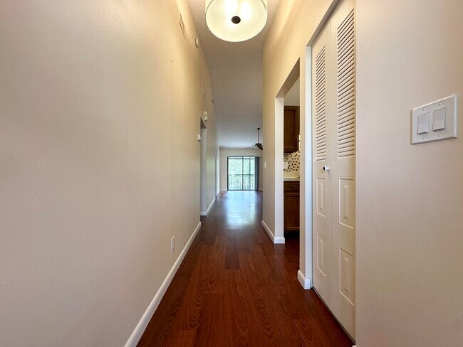 Foto del edificio - 2245 SW 22nd Ave