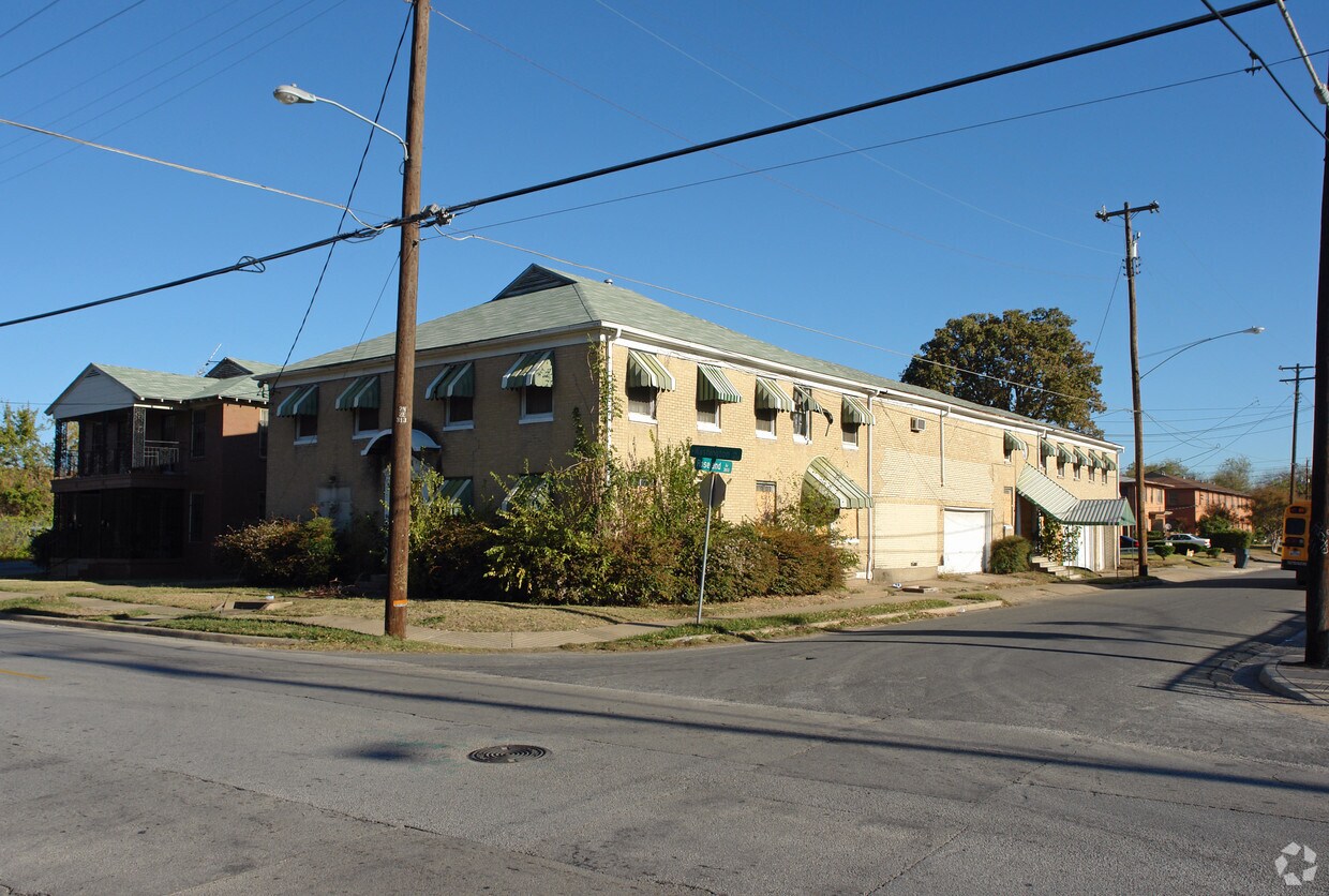 Primary Photo - 1802 N Washington Ave