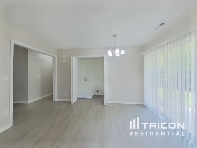 Building Photo - 2916 Westwinds Ct