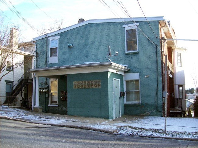 Building Photo - 238-240 Walnut St