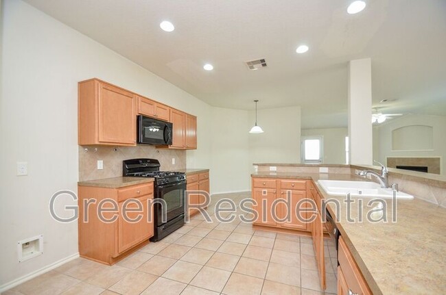 Foto del edificio - 4613 Clemwood Ln