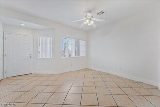 Building Photo - 1310 Dusty Creek St