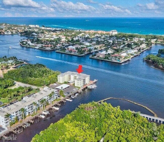 Foto del edificio - 2 br, 2 bath House - 710 NE 7th St # 2050