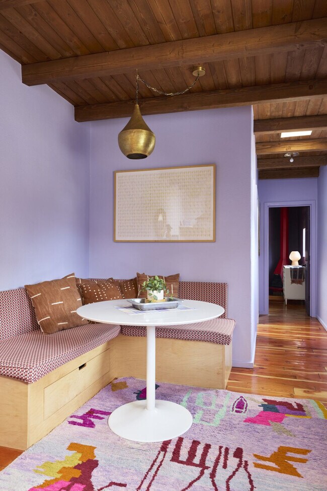 Foto del edificio - 1127 Siler Park Ln