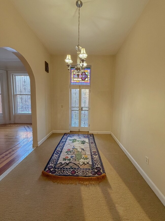 Building Photo - 327 Commonwealth Ave