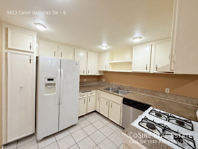 Building Photo - 9813 Caspi Gardens Dr