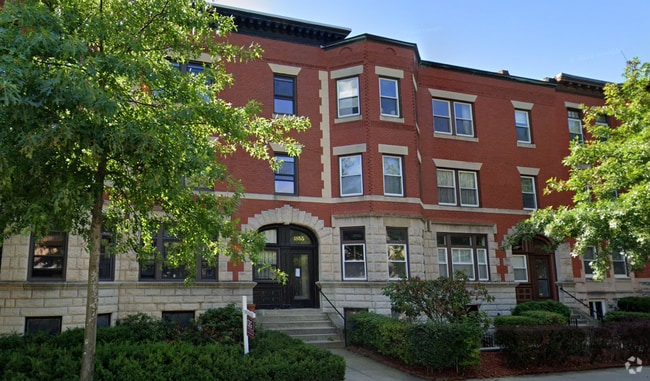 Building Photo - 1855 Beacon St