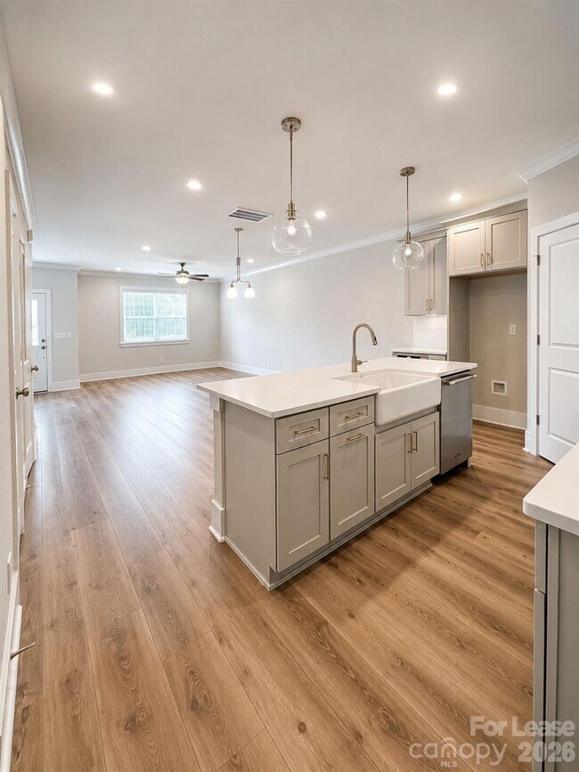 Foto del edificio - 4634 Dogwood Pl