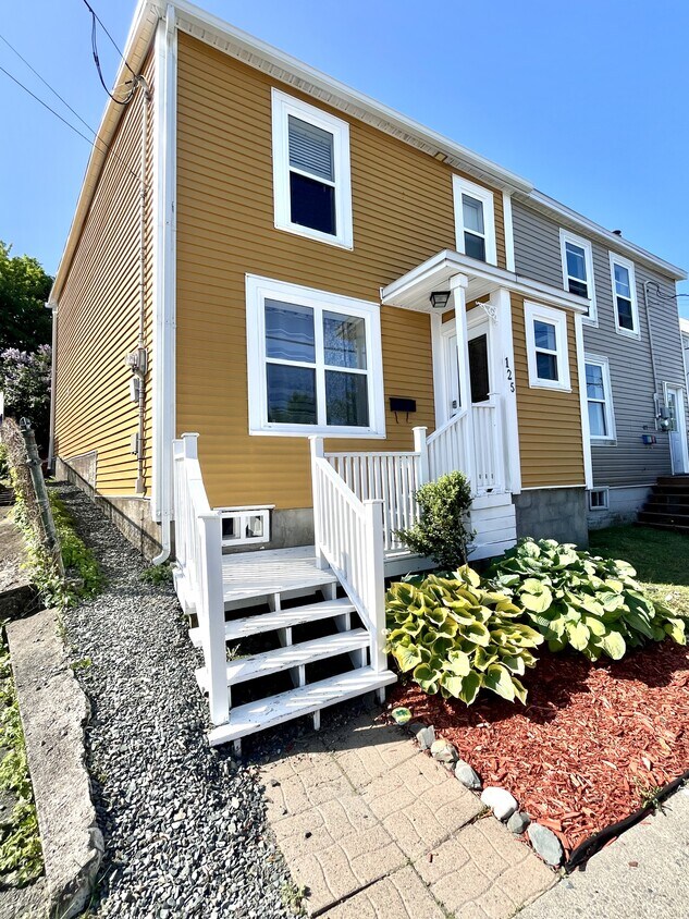 Primary Photo - 125 Circular Rd