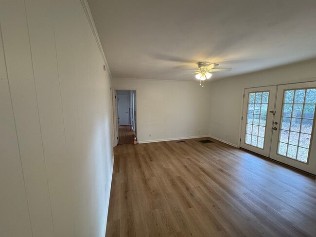 Foto del edificio - 1905 Charlton Dr