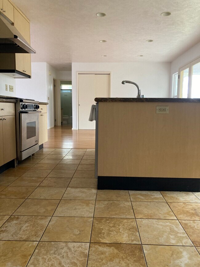 Kitchen - 955 Kukuau St
